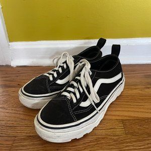Vans Lugged Sole lace up Sneaker- Size Womens 8